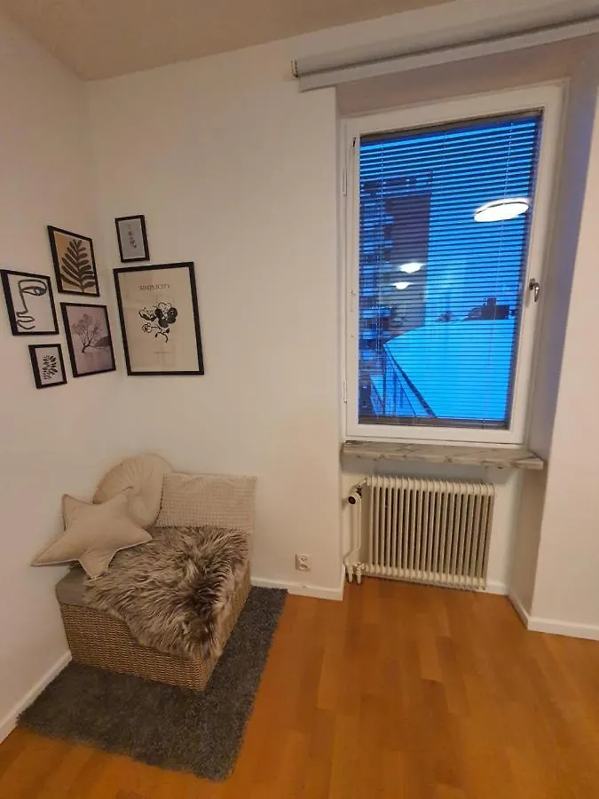 Close To The Subway. Beautiful And Cozy Apartment! Στοκχόλμη